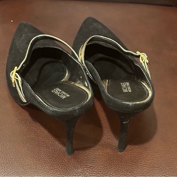 Michael kors black heel shoes. - Picture 3 of 5
